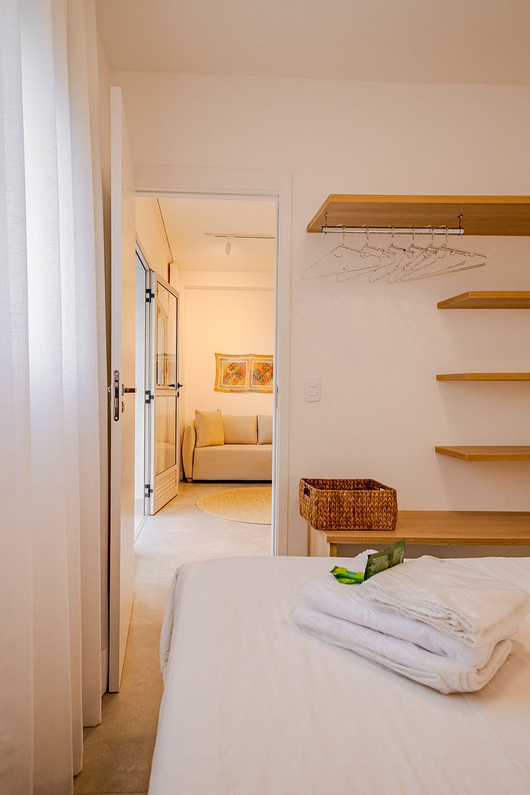 1 quarto com AC e estrutura top em Pinheiros