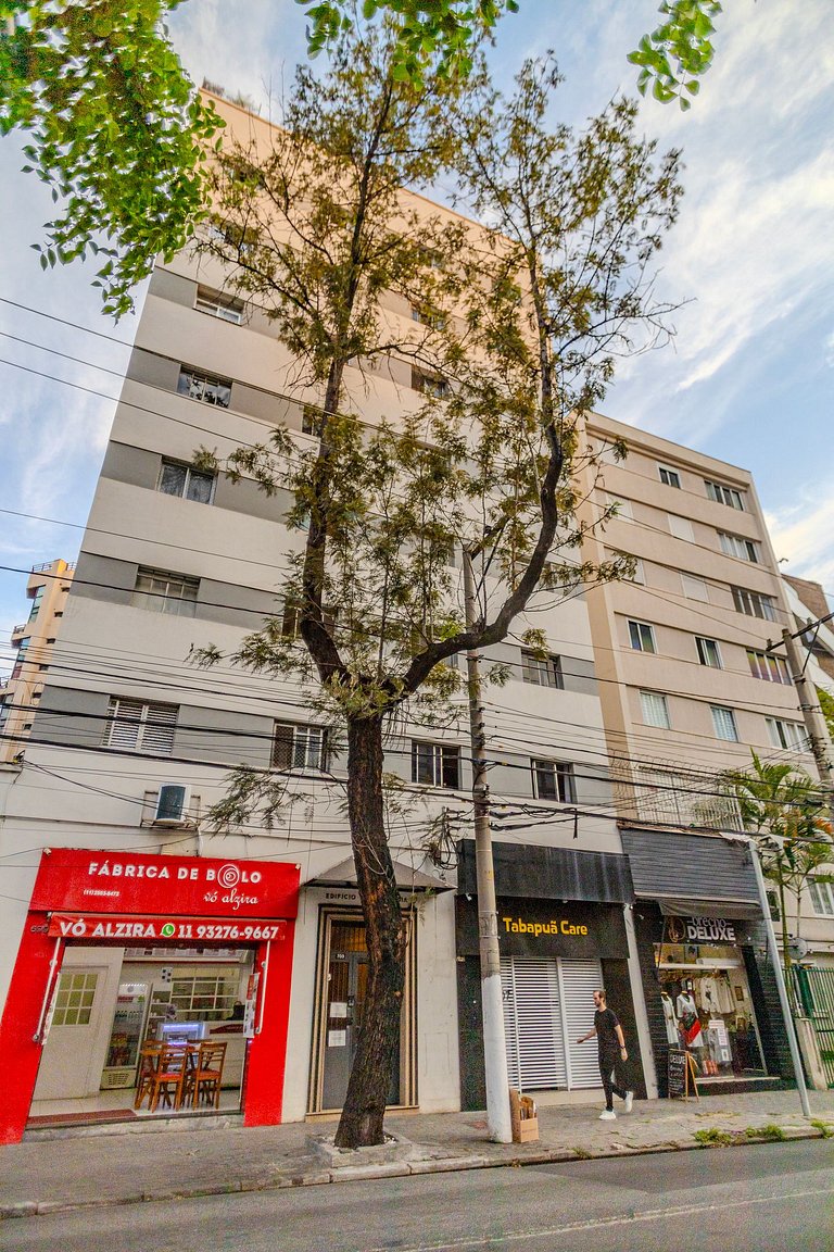 2BR apt with parking – Itaim Bibi