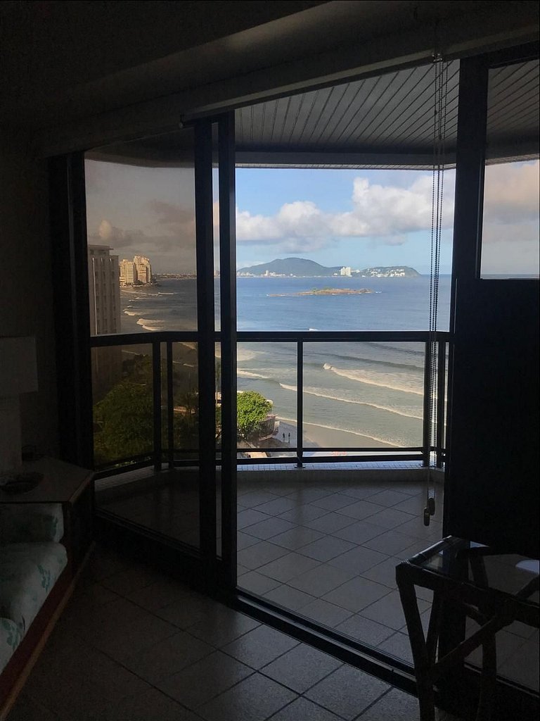 Beira-Mar Guarujá | 3 Quartos e Varanda Vista Mar