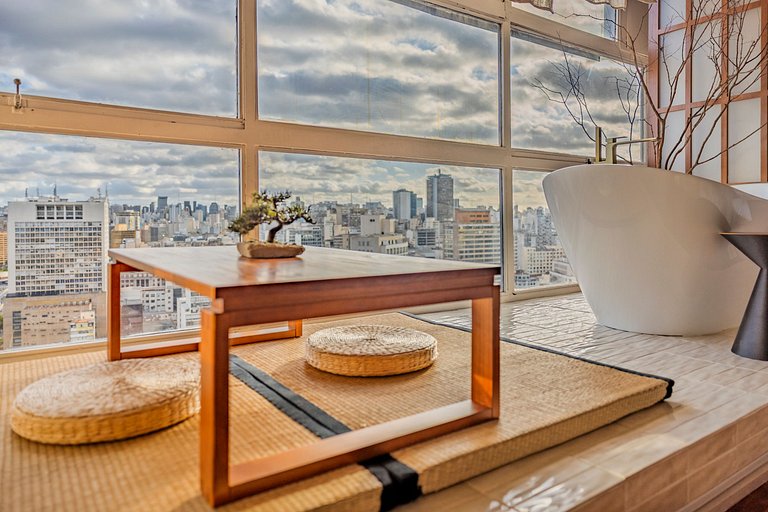 Estudio Japonés Moderno con Bañera y Vista | Centro SP