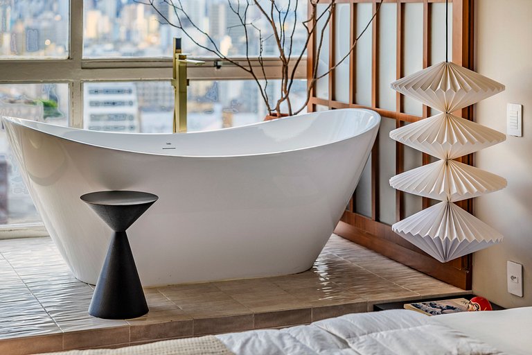 Japan House SampaSpa: bathtub and view on the 37th