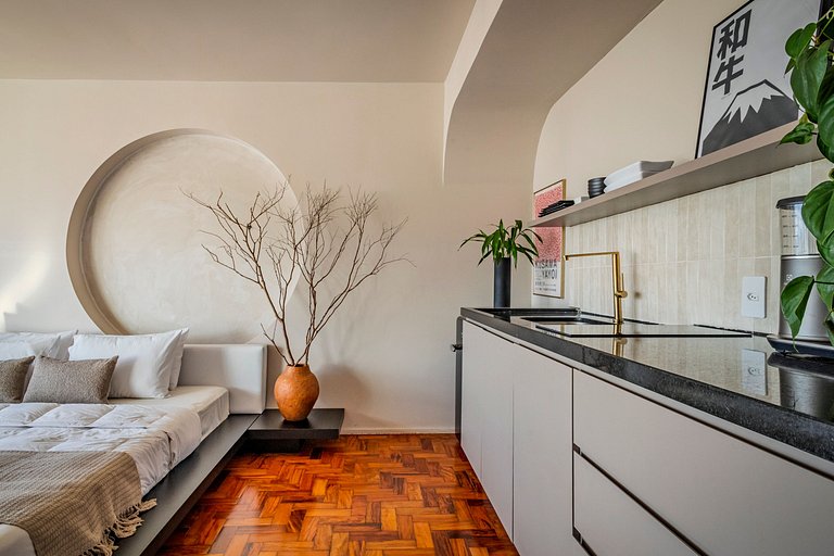Estudio Japonés Moderno con Bañera y Vista | Centro SP
