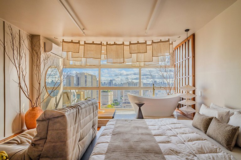 Estudio Japonés Moderno con Bañera y Vista | Centro SP