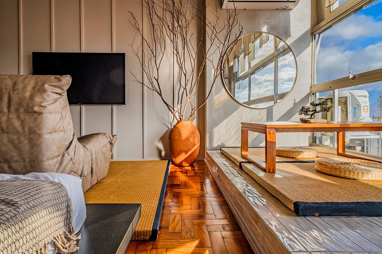Estudio Japonés Moderno con Bañera y Vista | Centro SP