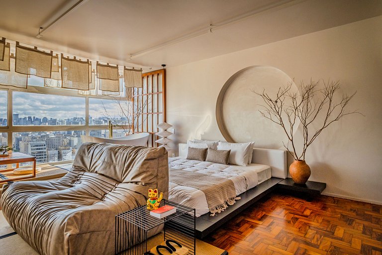 Estudio Japonés Moderno con Bañera y Vista | Centro SP