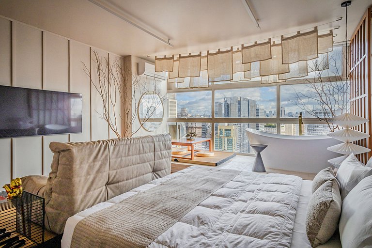 Japan House SampaSpa: banheira e vista 37° andar