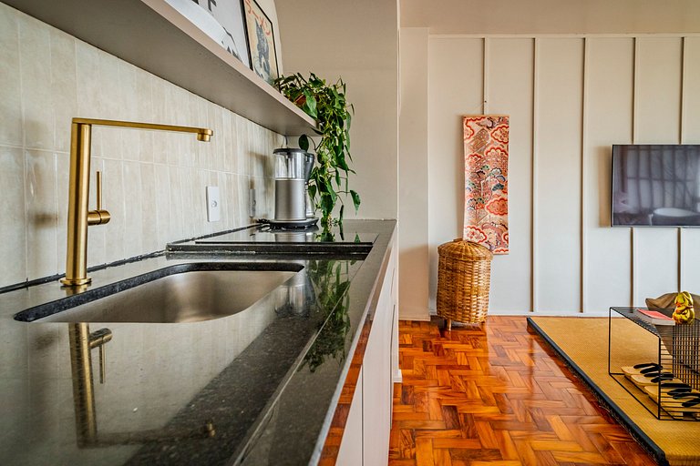 Estudio Japonés Moderno con Bañera y Vista | Centro SP
