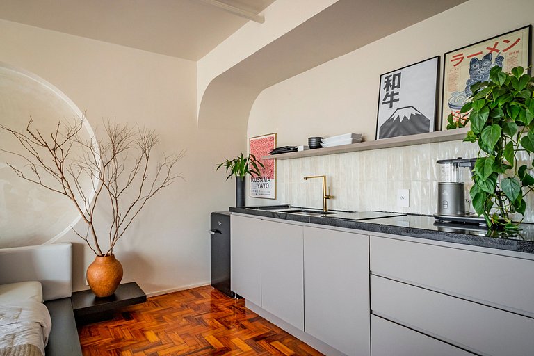 Estudio Japonés Moderno con Bañera y Vista | Centro SP