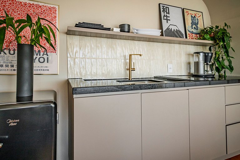Estudio Japonés Moderno con Bañera y Vista | Centro SP