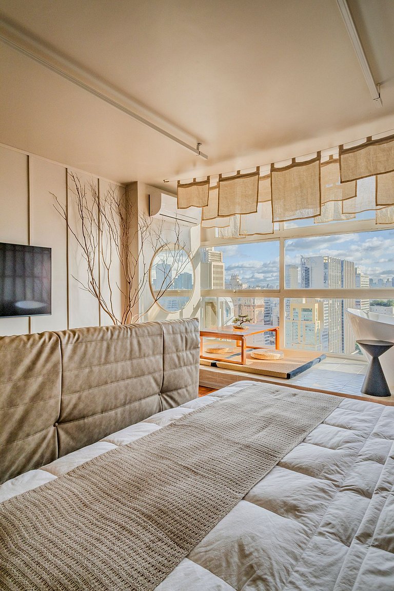 Estudio Japonés Moderno con Bañera y Vista | Centro SP