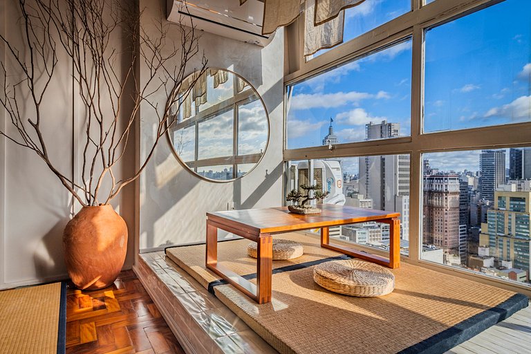 Estudio Japonés Moderno con Bañera y Vista | Centro SP