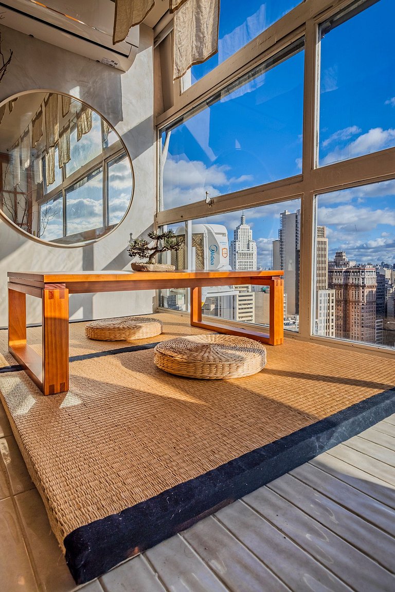 Estudio Japonés Moderno con Bañera y Vista | Centro SP