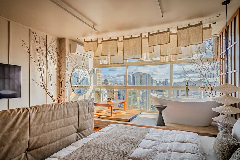 Estudio Japonés Moderno con Bañera y Vista | Centro SP