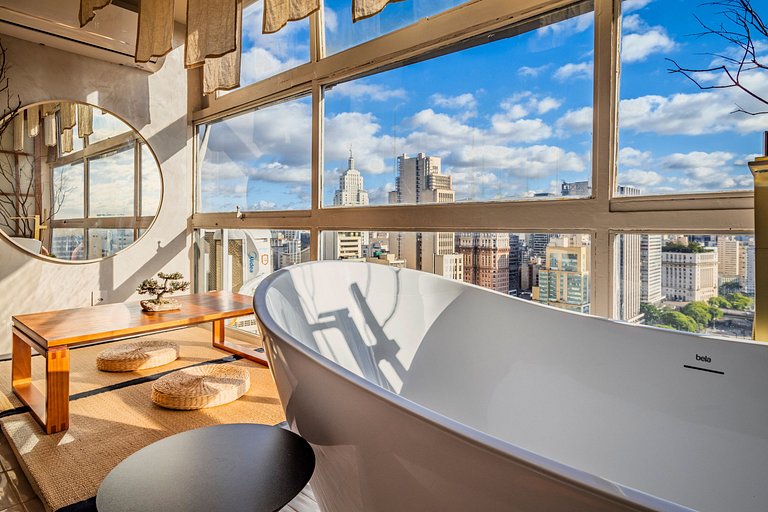 Japan House SampaSpa: bathtub and view on the 37th