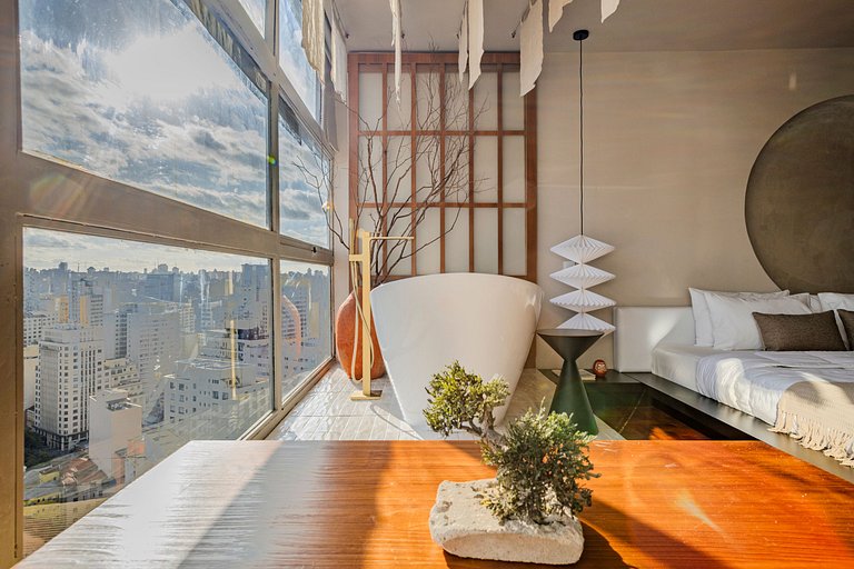 Estudio Japonés Moderno con Bañera y Vista | Centro SP