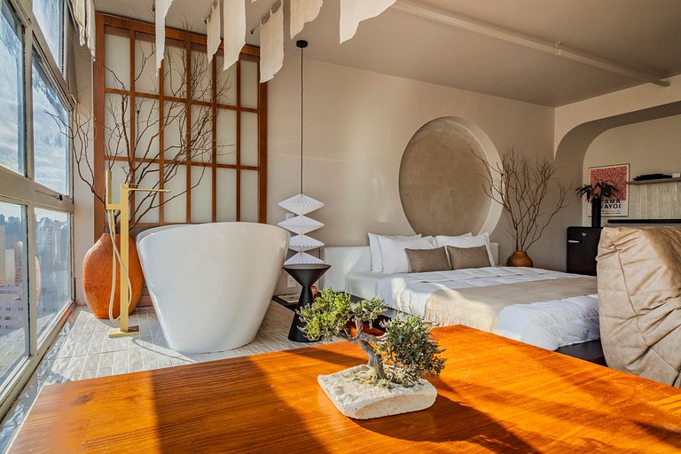 Estudio Japonés Moderno con Bañera y Vista | Centro SP