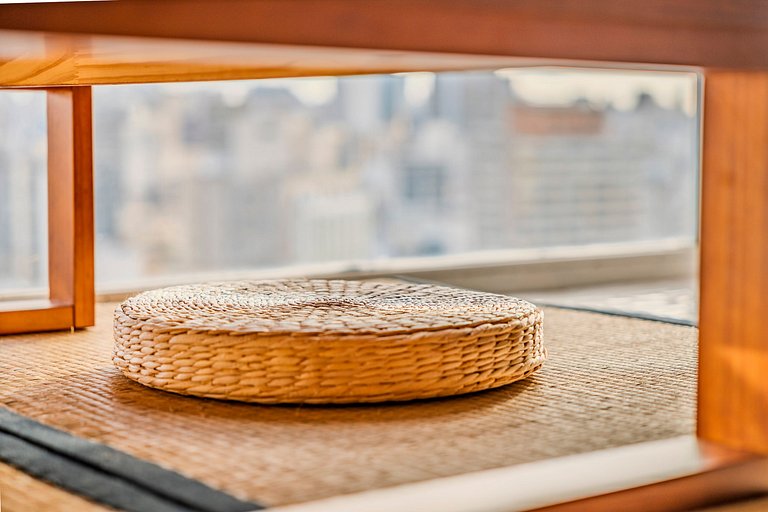 Estudio Japonés Moderno con Bañera y Vista | Centro SP