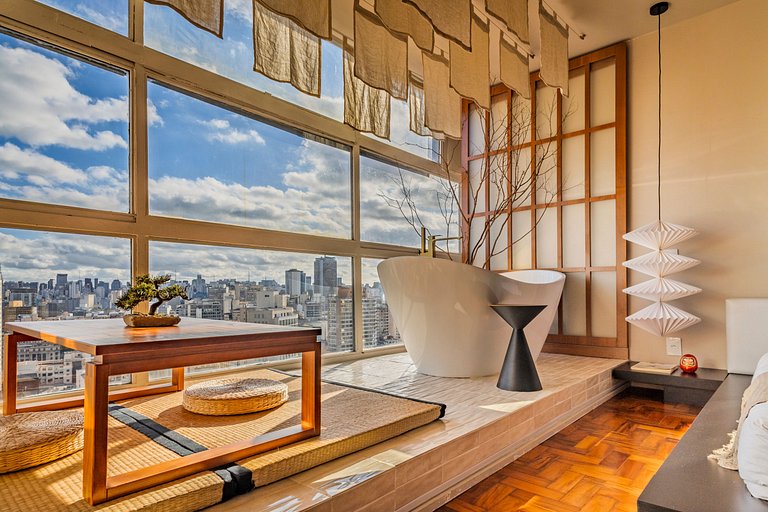 Japan House SampaSpa: banheira e vista 37° andar