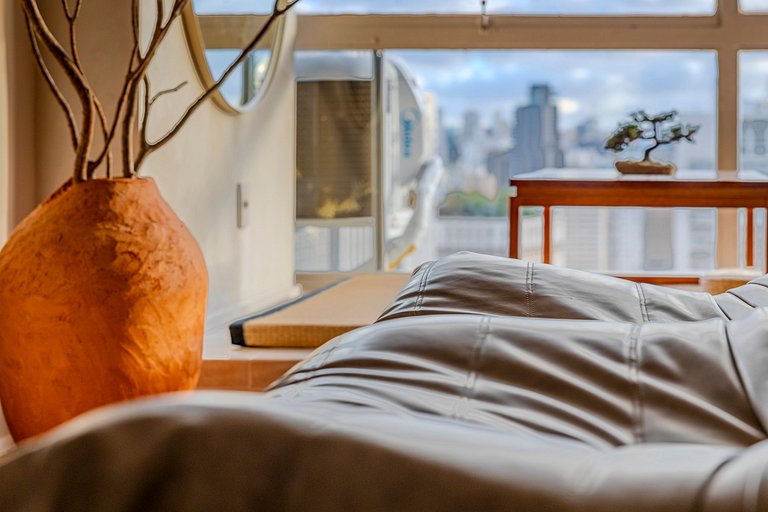 Estudio Japonés Moderno con Bañera y Vista | Centro SP