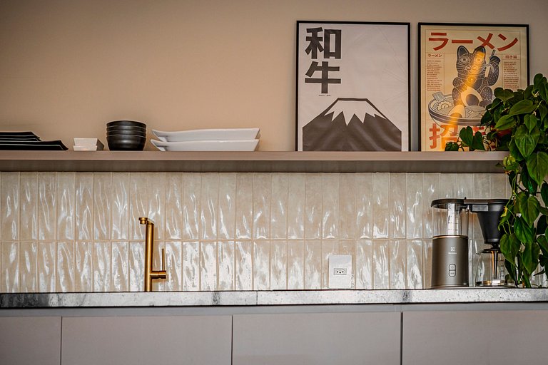 Estudio Japonés Moderno con Bañera y Vista | Centro SP