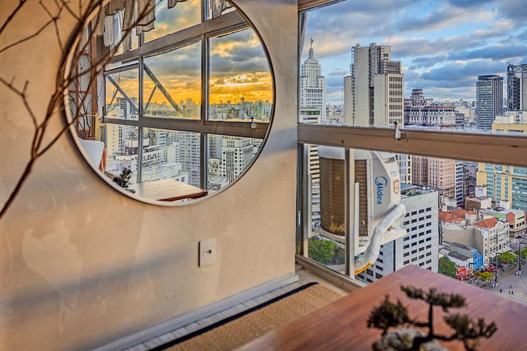 Estudio Japonés Moderno con Bañera y Vista | Centro SP
