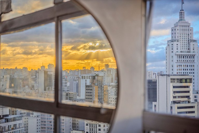 Estudio Japonés Moderno con Bañera y Vista | Centro SP