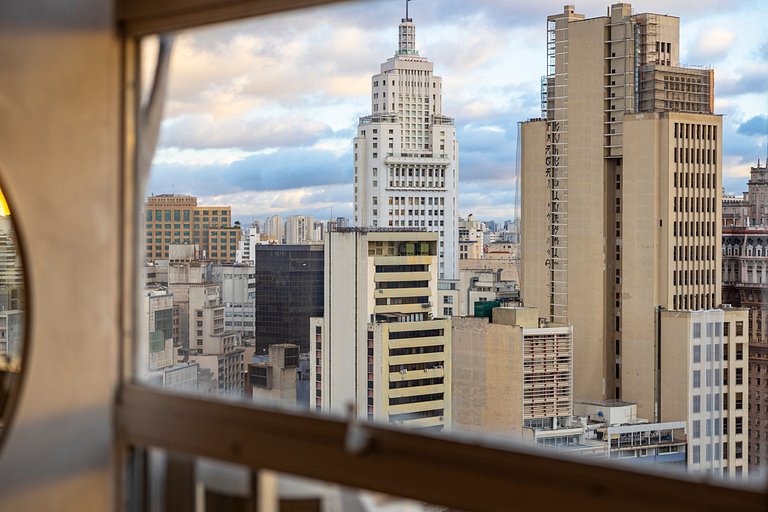 Japan House SampaSpa: banheira e vista 37° andar