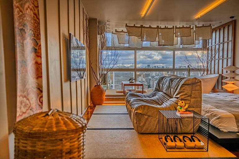Estudio Japonés Moderno con Bañera y Vista | Centro SP