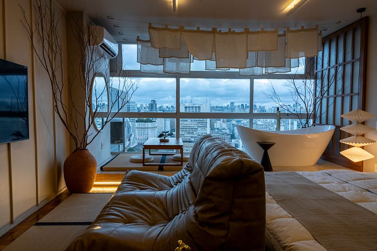 Estudio Japonés Moderno con Bañera y Vista | Centro SP