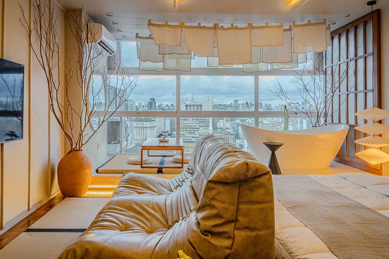 Estudio Japonés Moderno con Bañera y Vista | Centro SP