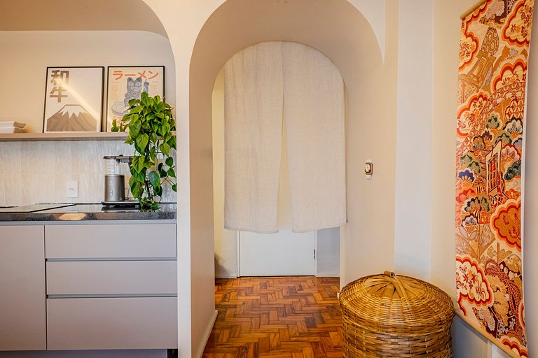 Estudio Japonés Moderno con Bañera y Vista | Centro SP