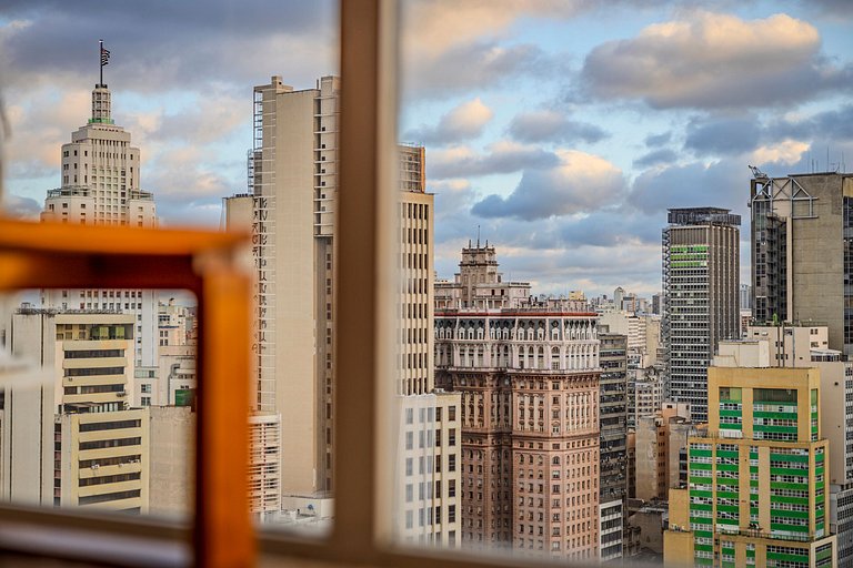 Estudio Japonés Moderno con Bañera y Vista | Centro SP