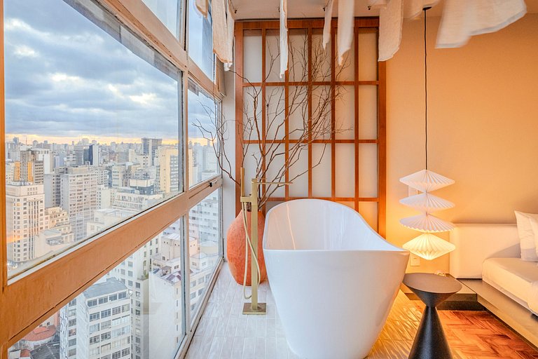 Japan House SampaSpa: banheira e vista 37° andar