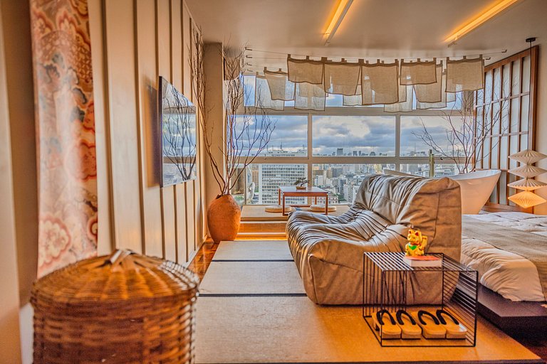 Estudio Japonés Moderno con Bañera y Vista | Centro SP