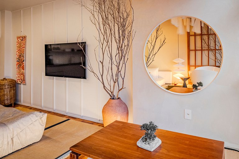 Estudio Japonés Moderno con Bañera y Vista | Centro SP