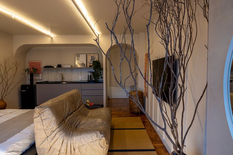 Estudio Japonés Moderno con Bañera y Vista | Centro SP