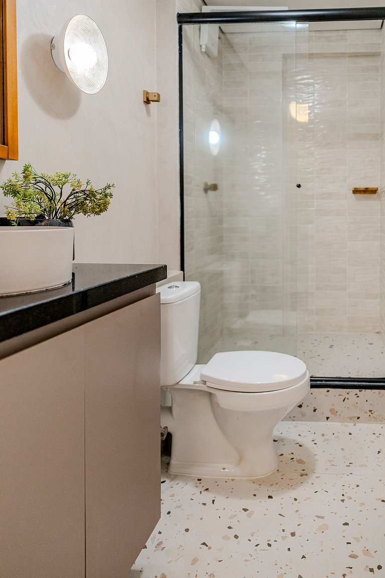 Estudio Japonés Moderno con Bañera y Vista | Centro SP