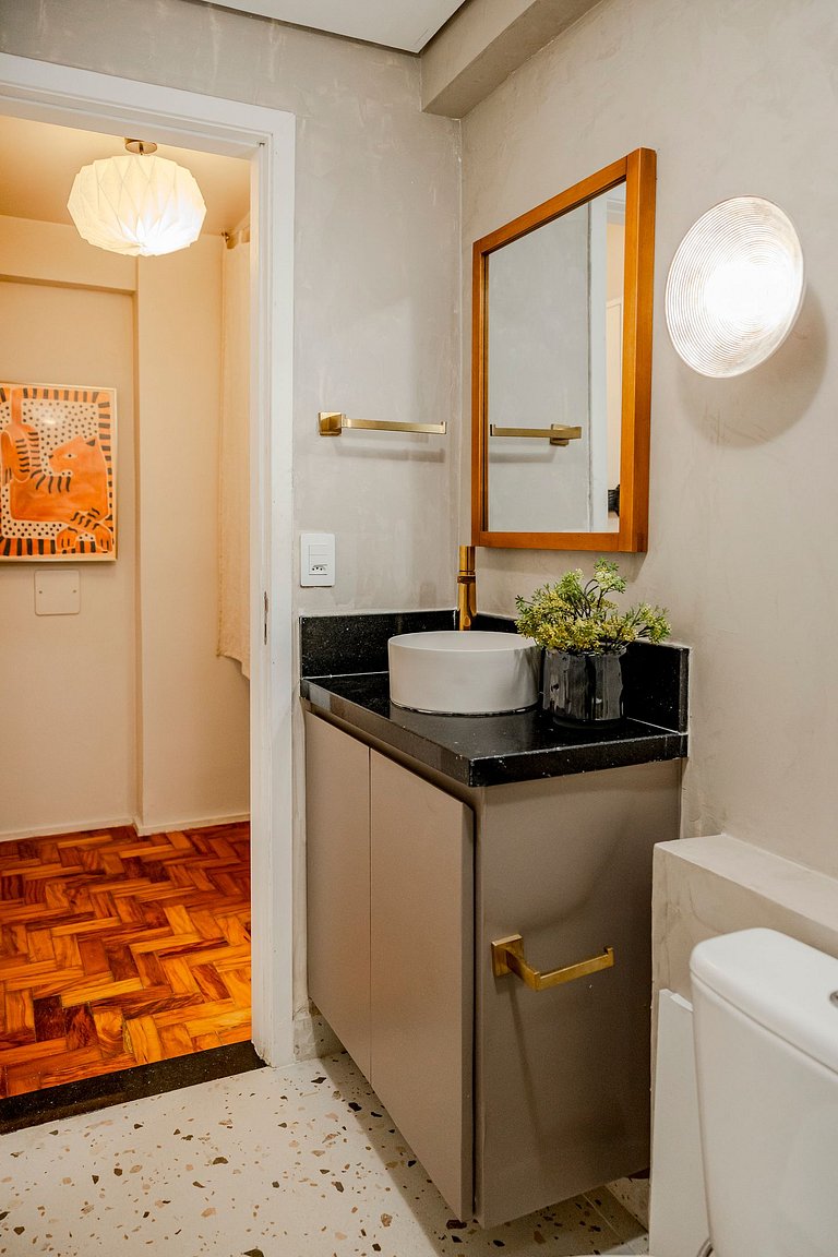 Estudio Japonés Moderno con Bañera y Vista | Centro SP