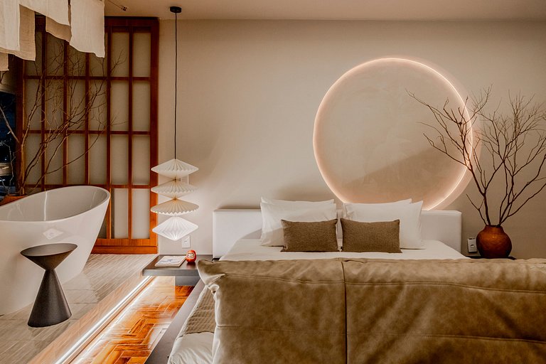 Estudio Japonés Moderno con Bañera y Vista | Centro SP