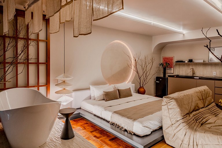 Estudio Japonés Moderno con Bañera y Vista | Centro SP