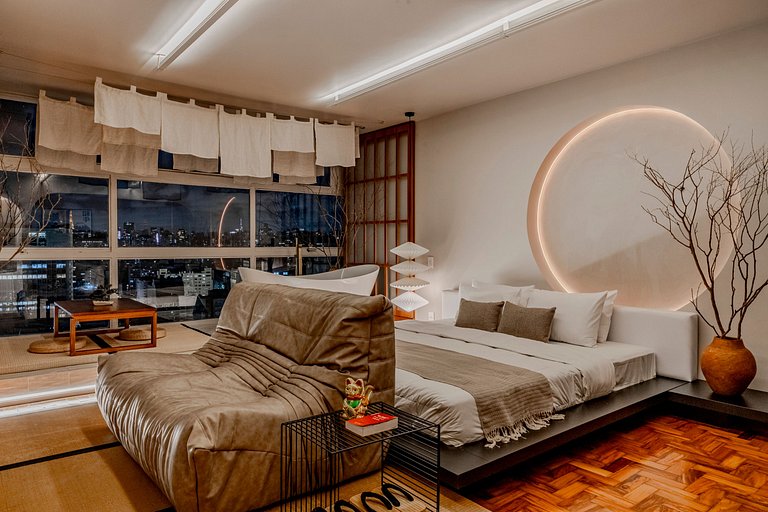 Estudio Japonés Moderno con Bañera y Vista | Centro SP