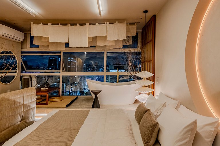 Estudio Japonés Moderno con Bañera y Vista | Centro SP