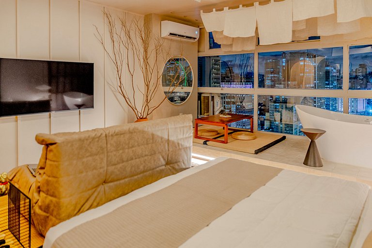 Estudio Japonés Moderno con Bañera y Vista | Centro SP