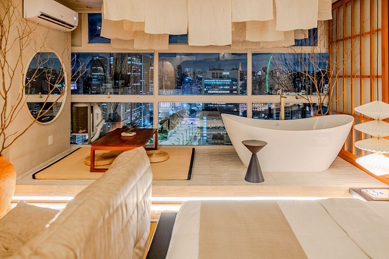 Estudio Japonés Moderno con Bañera y Vista | Centro SP