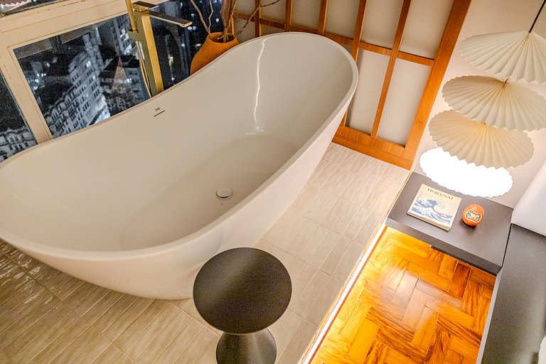 Japan House SampaSpa: bathtub and view on the 37th