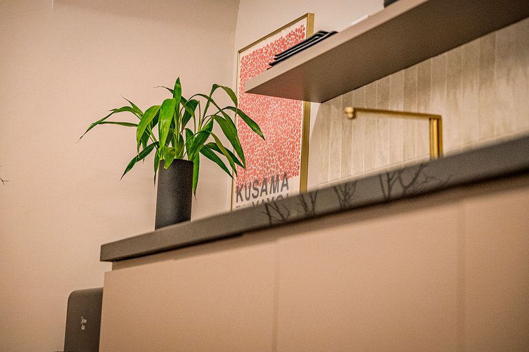 Estudio Japonés Moderno con Bañera y Vista | Centro SP