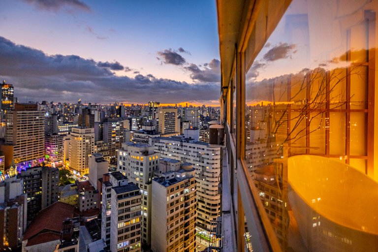 Japan House SampaSpa: banheira e vista 37° andar