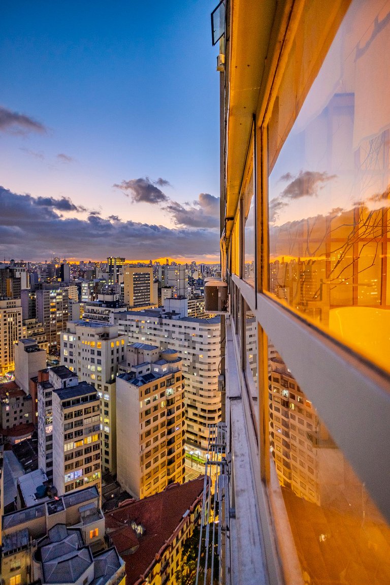 Estudio Japonés Moderno con Bañera y Vista | Centro SP