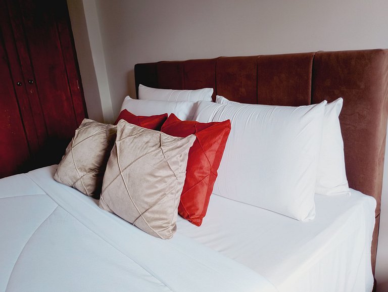 2BR apt with parking – Itaim Bibi