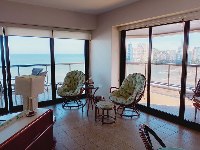 Beira-Mar Guarujá | 3 Quartos e Varanda Vista Mar